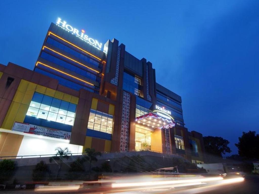 Horison Hotel Pematang Siantar Exterior foto