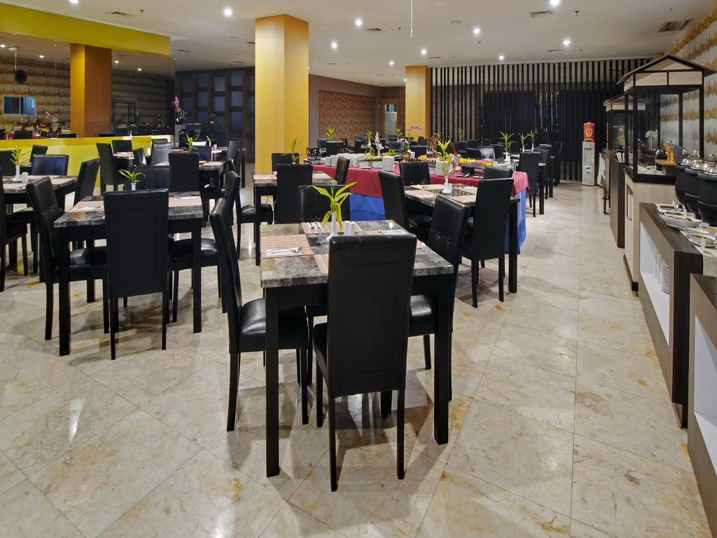 Horison Hotel Pematang Siantar Exterior foto