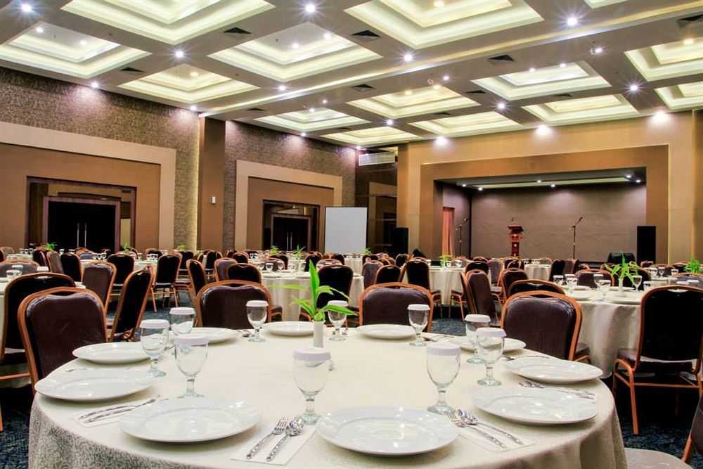 Horison Hotel Pematang Siantar Exterior foto